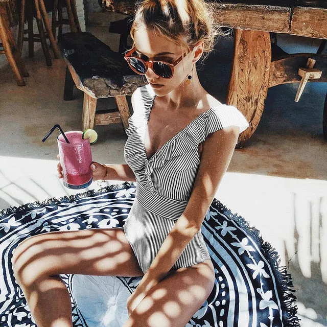 2019 Swimwear Women One Piece  Retro V Neck Push Up Padded High Waist Monokini