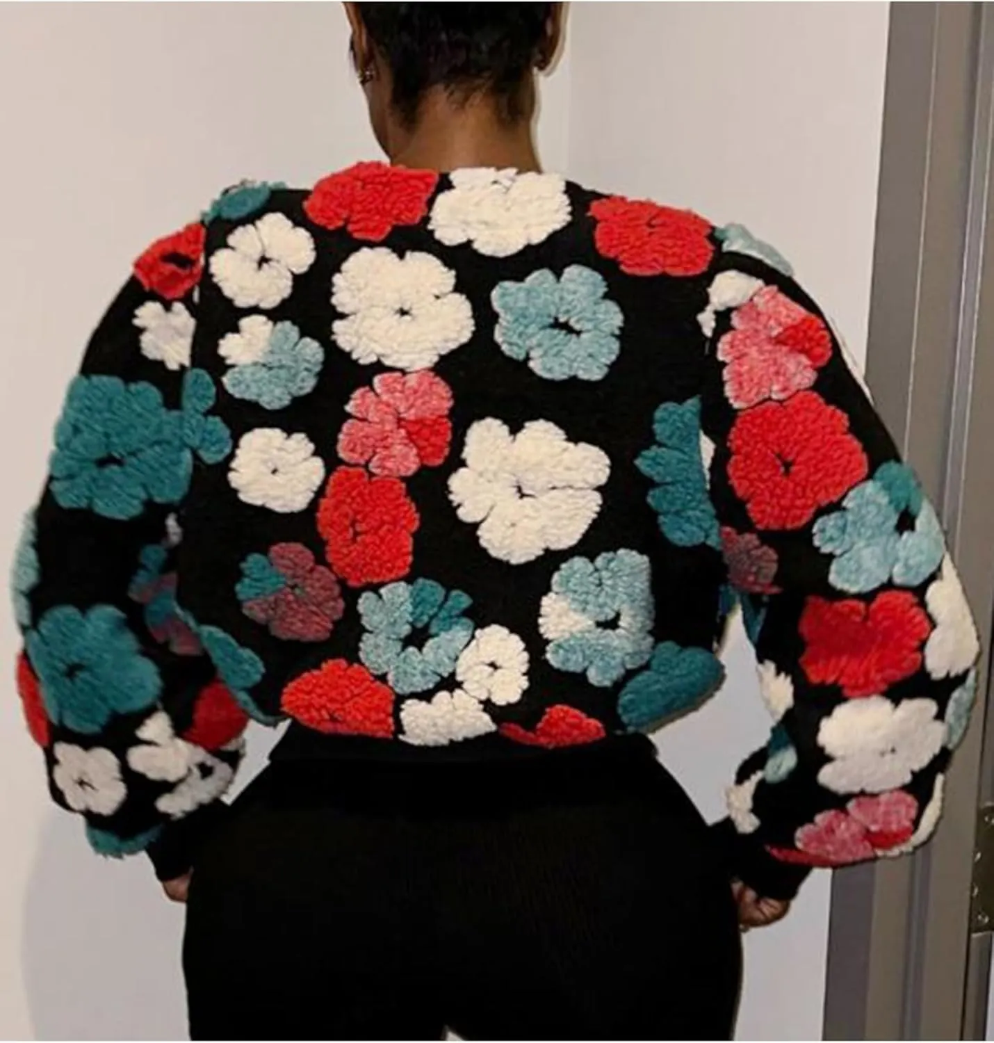 Aimiray Women's Cropped Floral Print Jacket Long Sleeve Fleece Warm Bomber Jacket Lightweight Button Varsity Coats