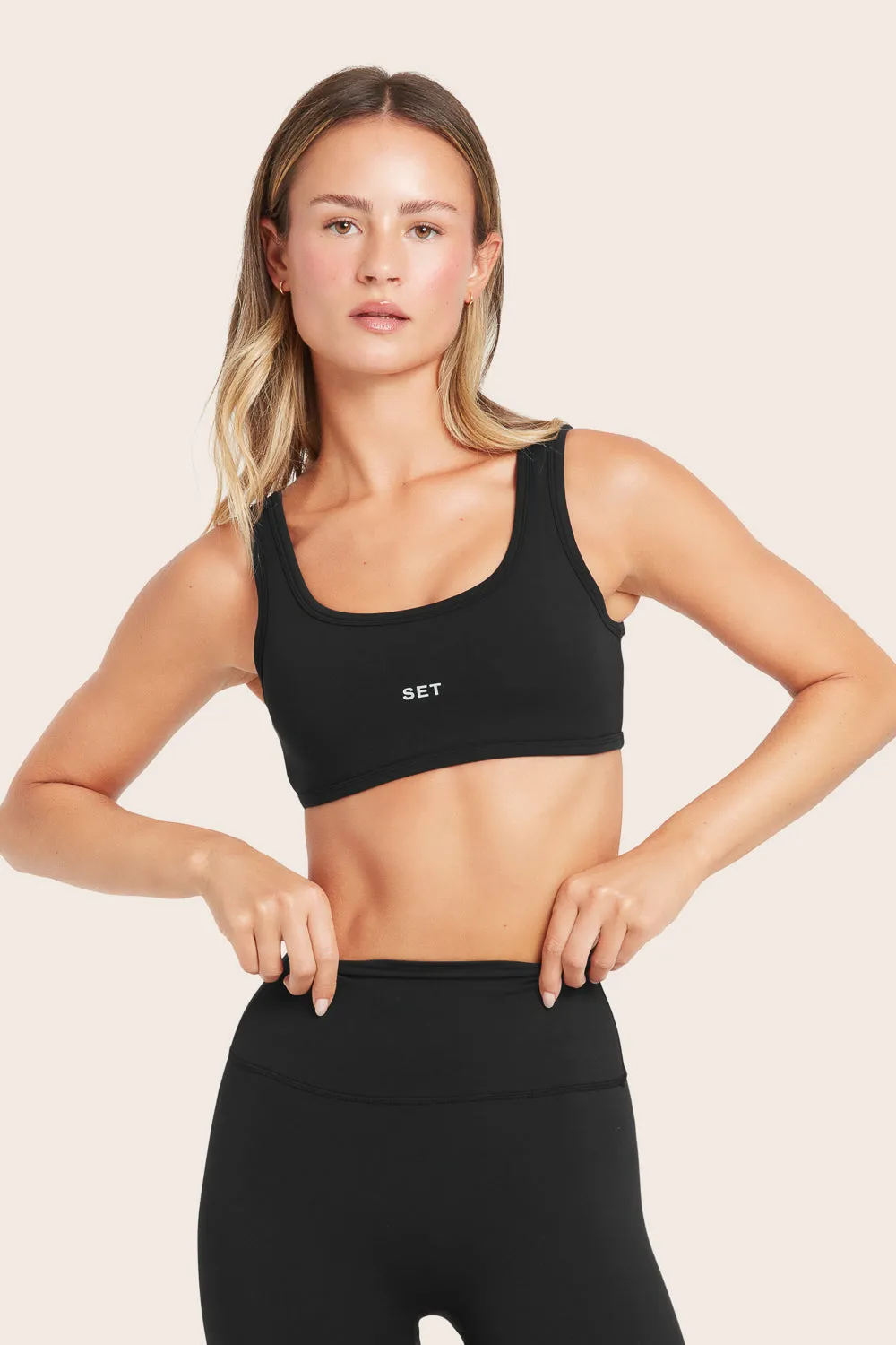 AIRLUXE™ BREATHE SCOOP BRA - ONYX