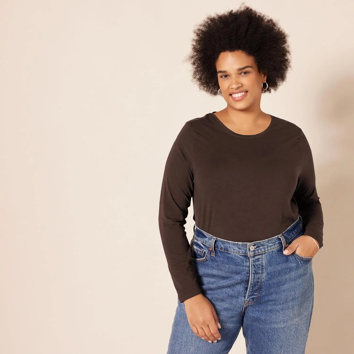 Amazon Essentials Women's Classic-Fit Long-Sleeve Crewneck T-Shirt (Available in Plus Size)