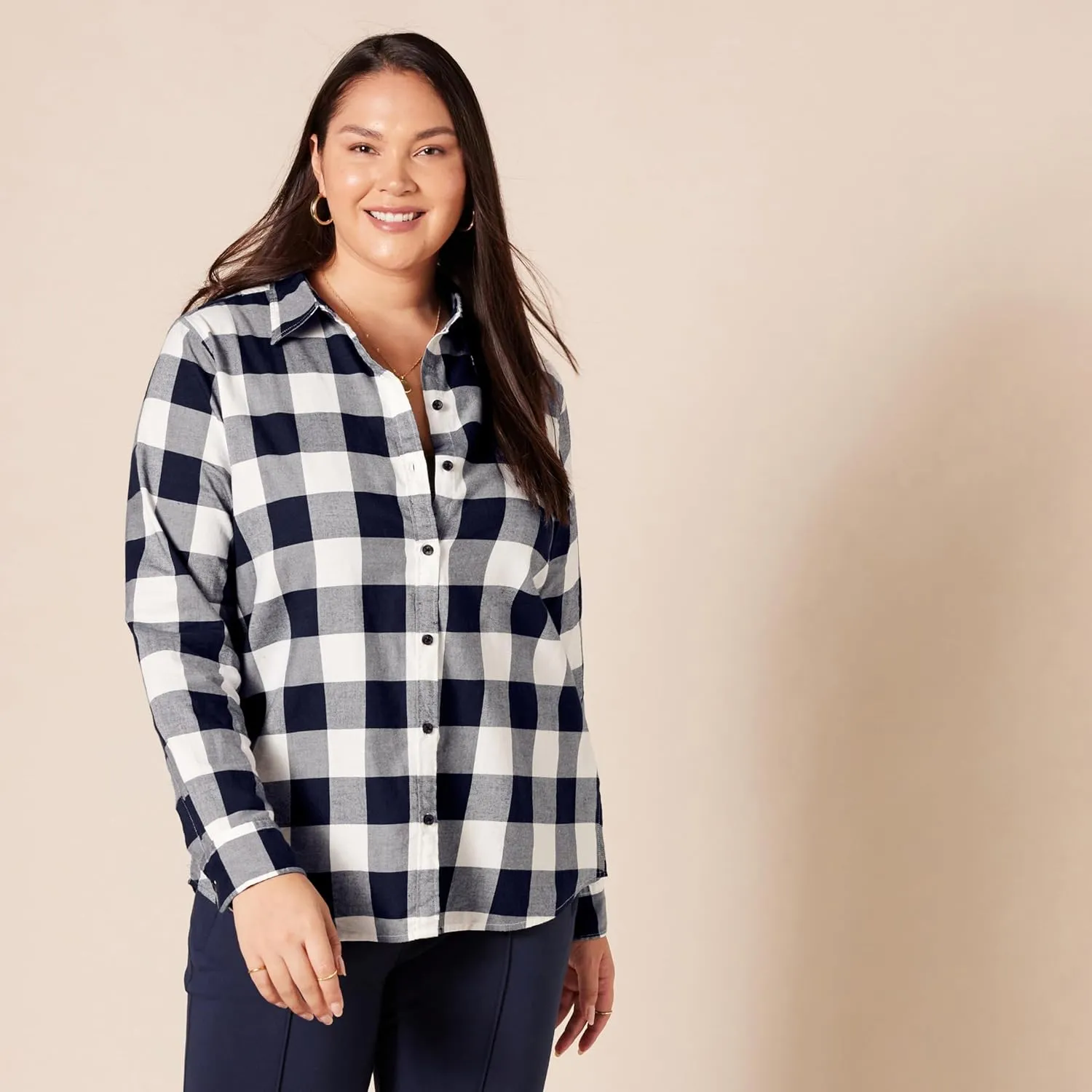 Amazon Essentials Women's Classic-Fit Long-Sleeve Lightweight Plaid Flannel Shirt