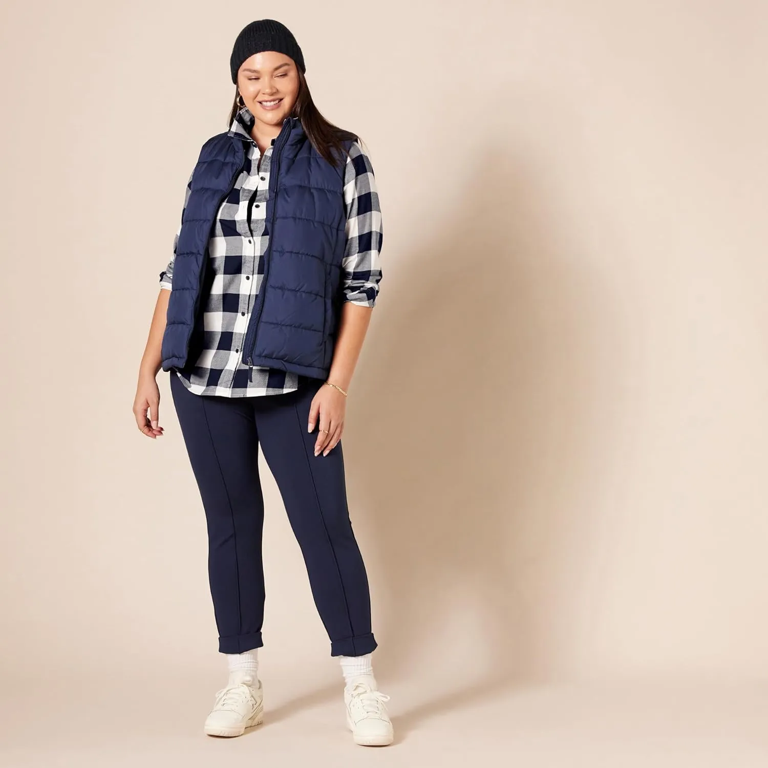 Amazon Essentials Women's Classic-Fit Long-Sleeve Lightweight Plaid Flannel Shirt