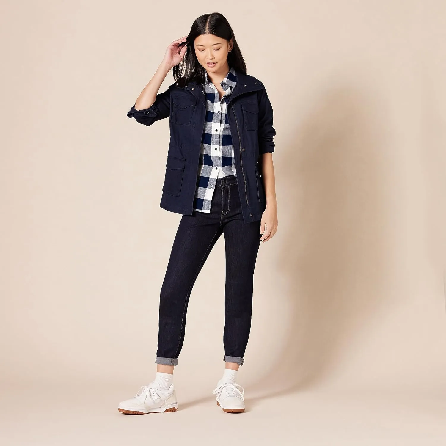 Amazon Essentials Women's Classic-Fit Long-Sleeve Lightweight Plaid Flannel Shirt