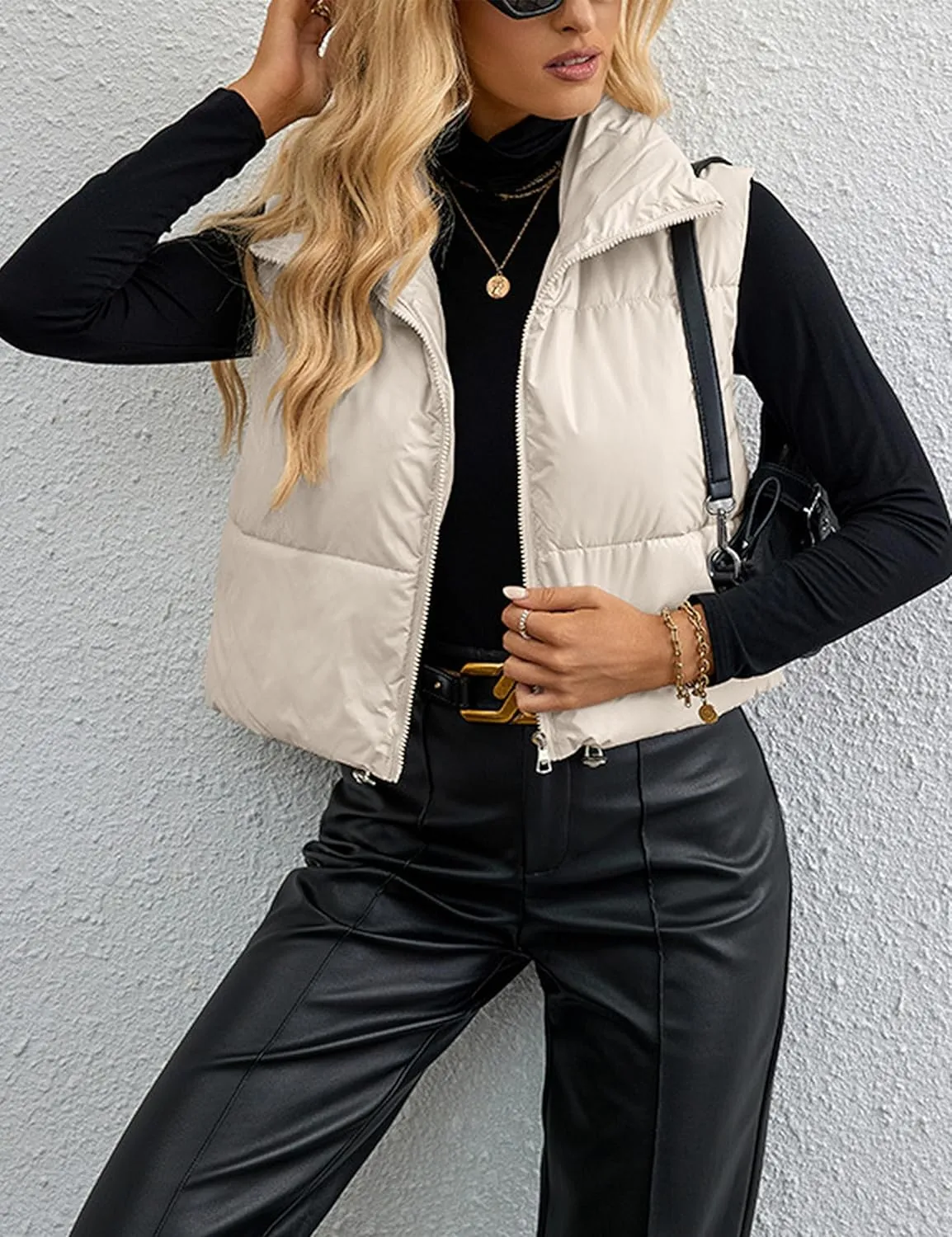 Daacee Women's Lightweight Winter Crop Puffer Vest Warm Sleeveless Zip Up Stand Collar Padded Gilet
