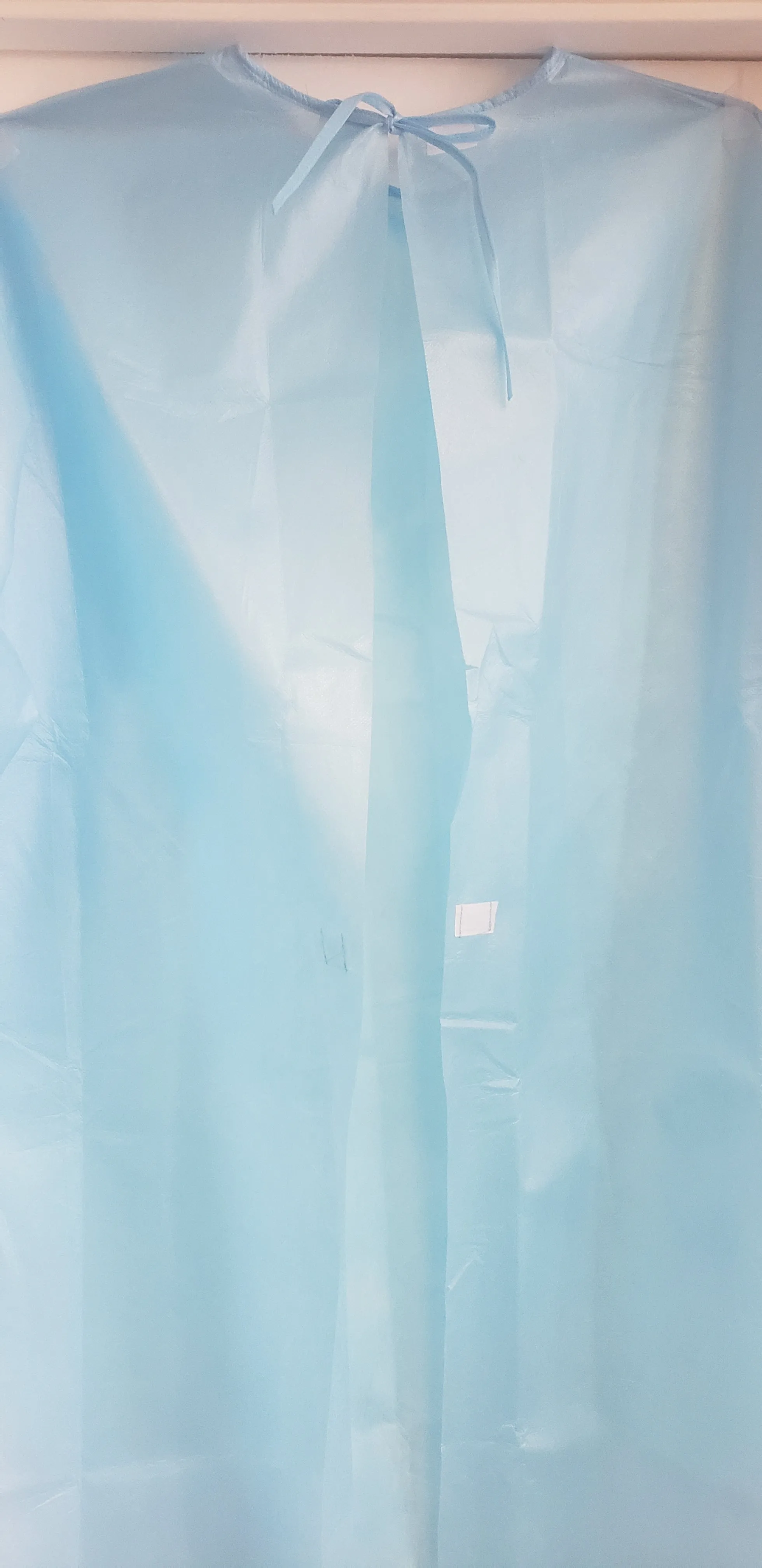 Level 3 Disposable Isolation Gown Cuffed. (500 PCS)