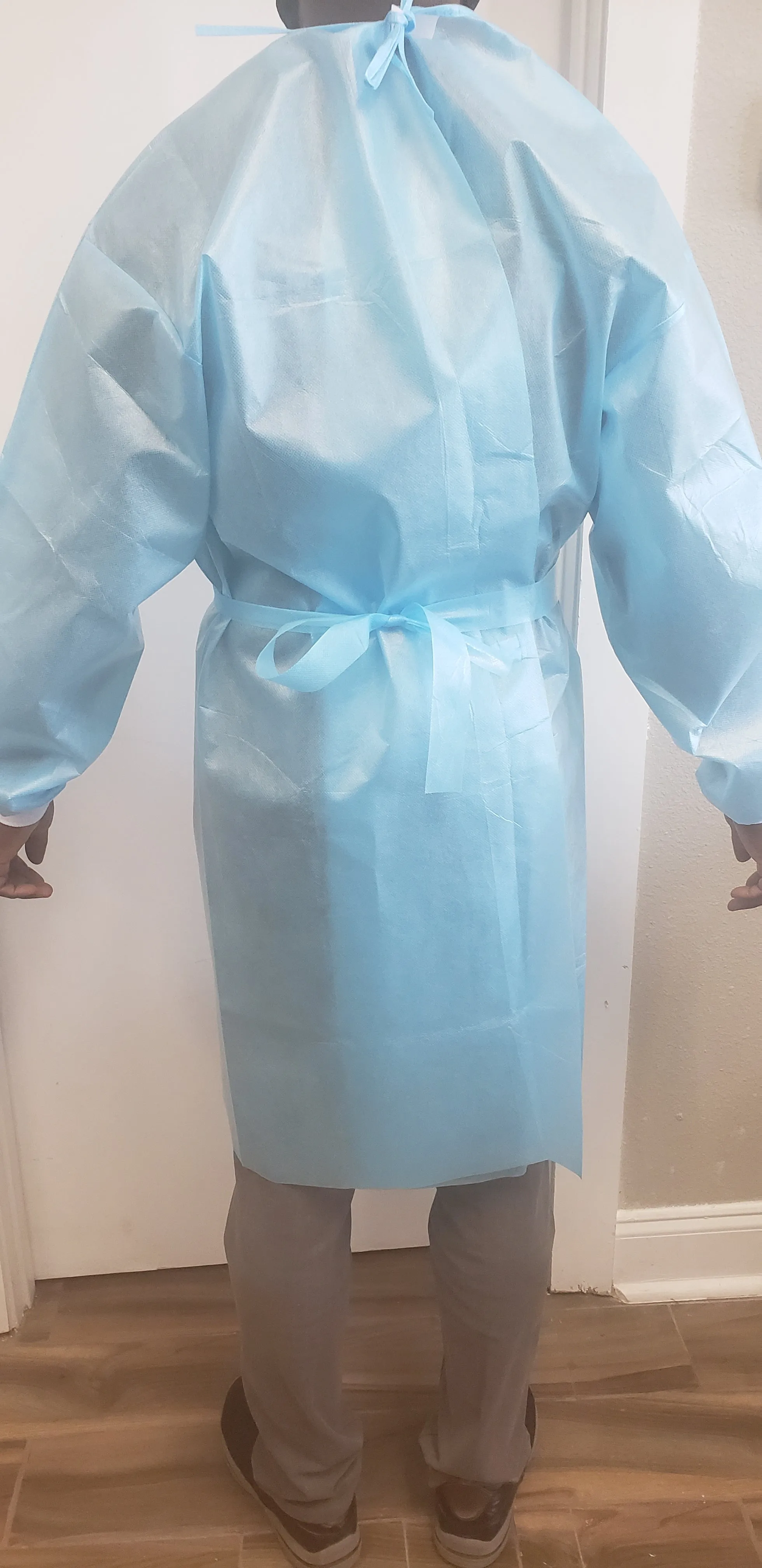 Level 3 Disposable Isolation Gown Cuffed. (500 PCS)
