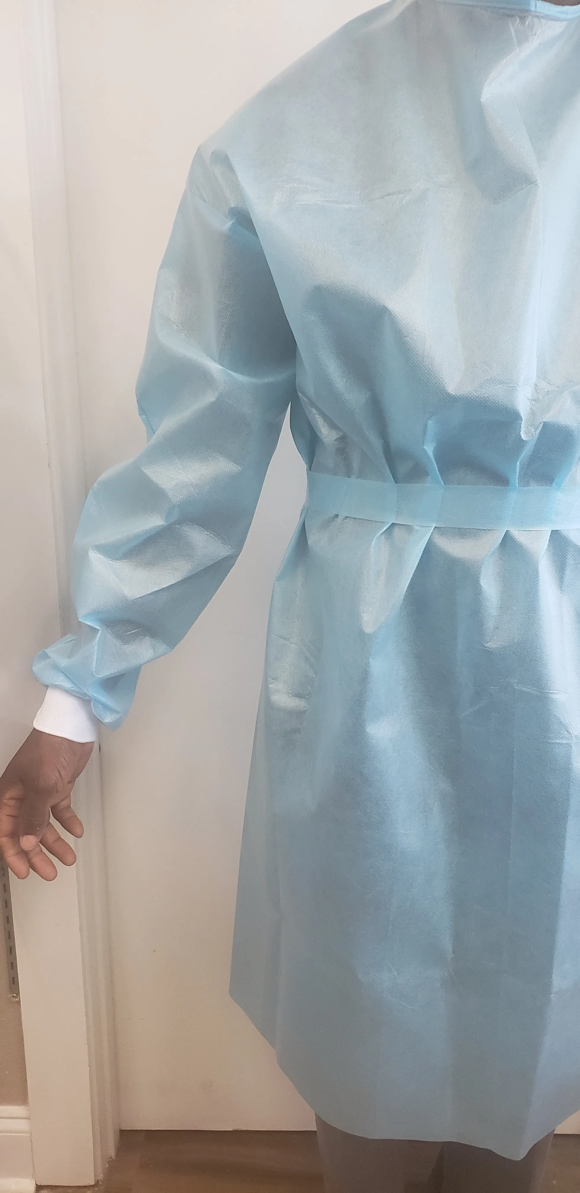 Level 3 Disposable Isolation Gown Cuffed. (500 PCS)