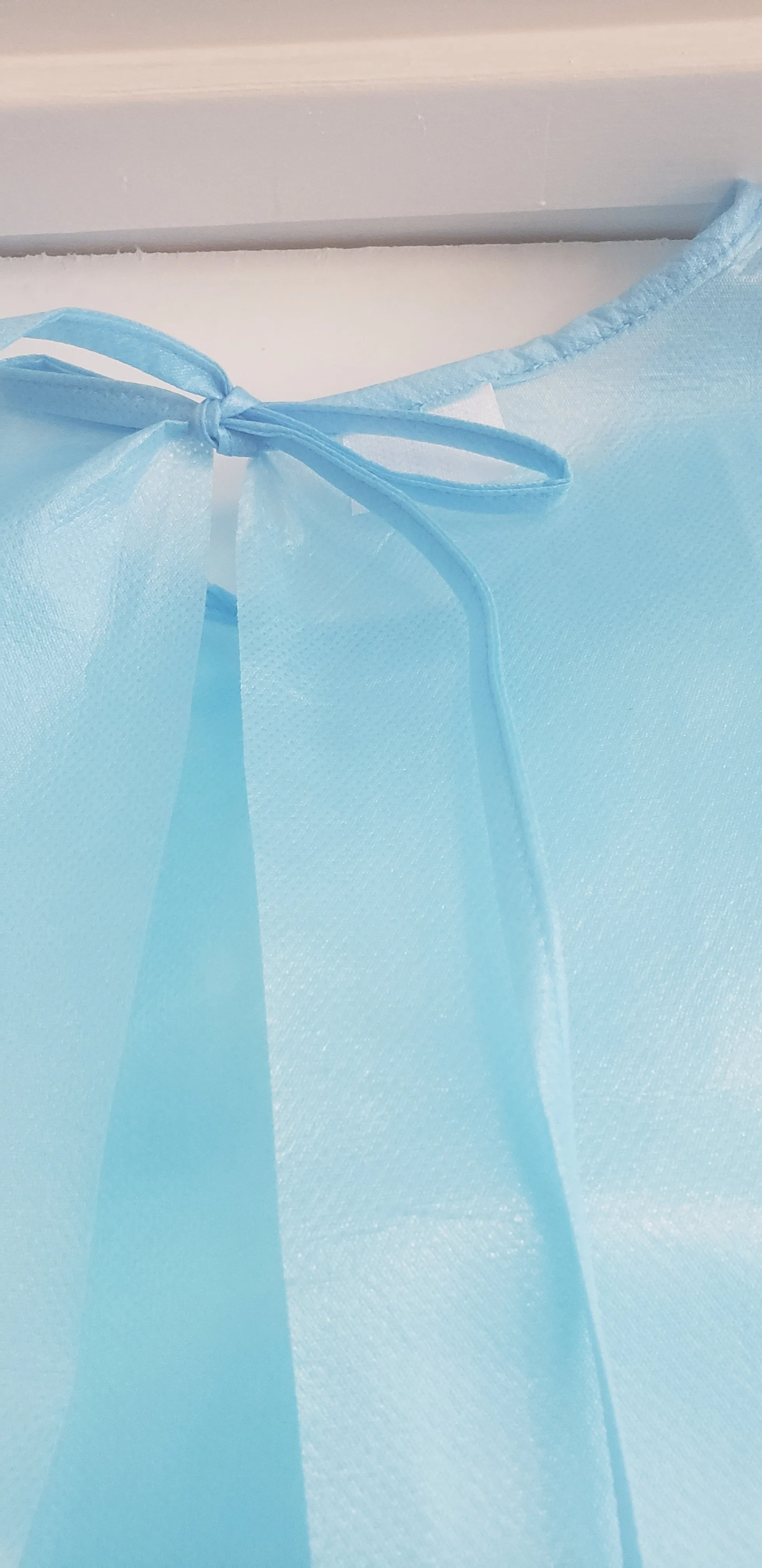 Level 3 Disposable Isolation Gown Cuffed. (500 PCS)