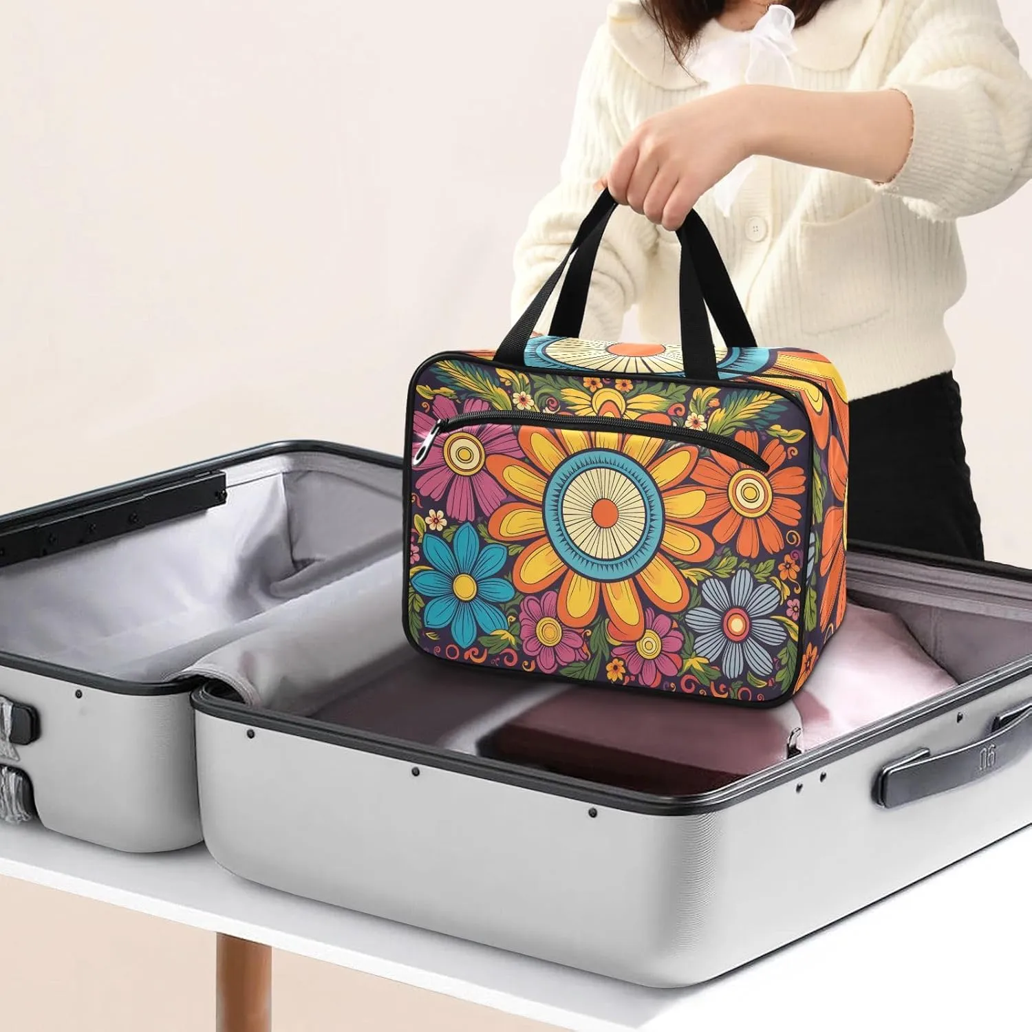 Toiletry Bag Cute Sun Flowers Pattern Hanging Makeup Organizer Water Resistant Cosmetic Bag