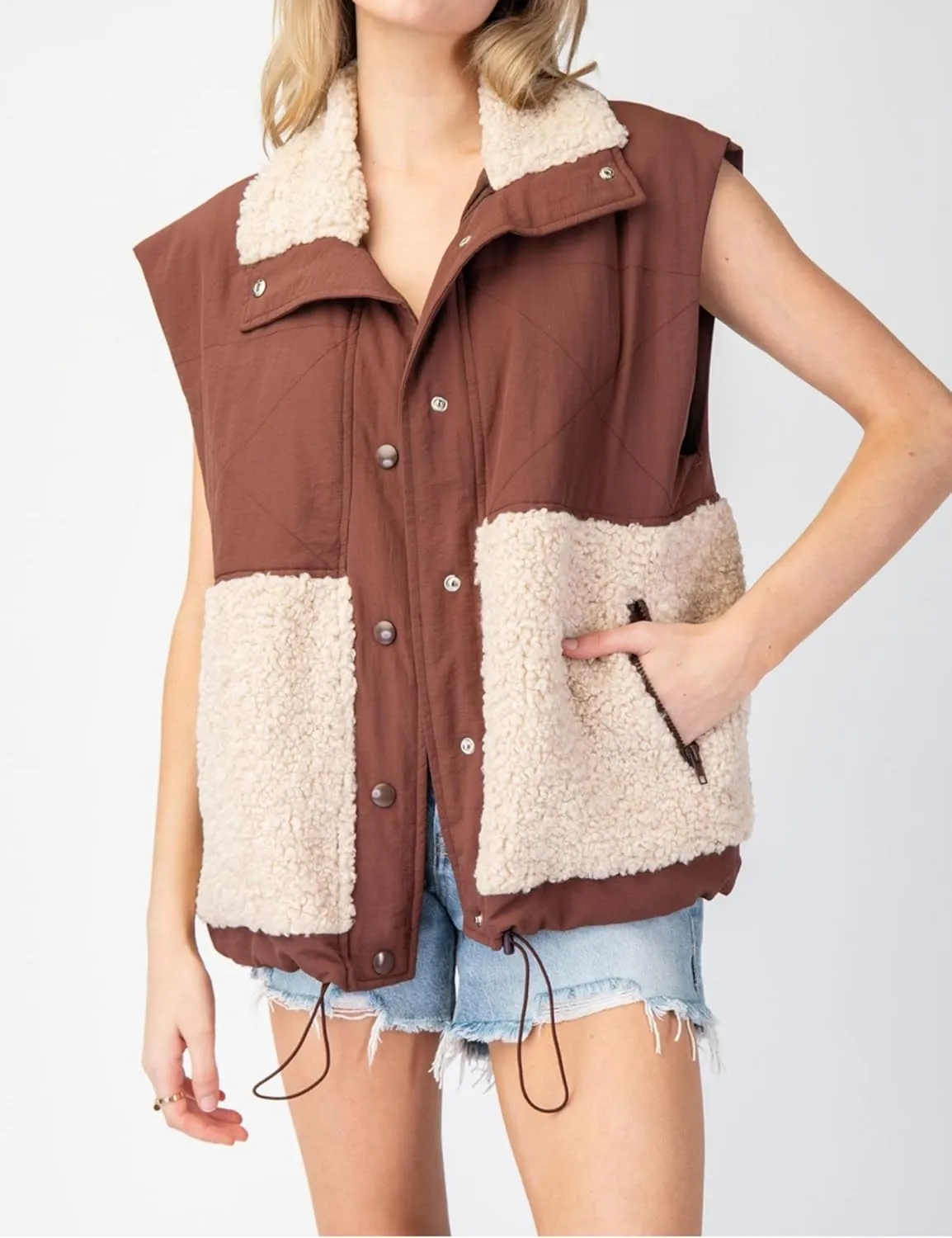 Womens Sherpa Fleece Contrast Puffer Vest Fuzzy Button Down Jackets Outerwear with Pockets